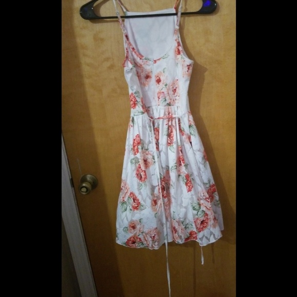 Charlotte Russe Floral Lace Dress - Picture 4 of 5